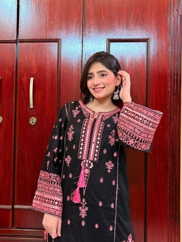 Surangi Stitched 3-pieces Set
